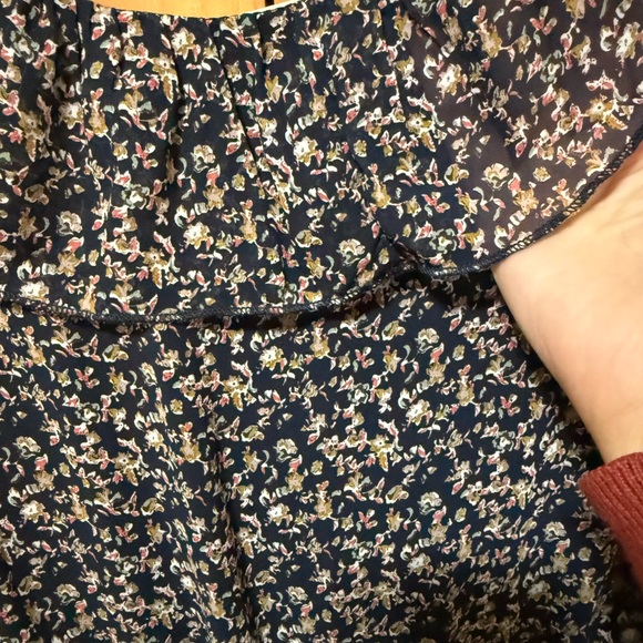 Urban Outfitters blue floral tiered, V-neck, long sleeved, mini dress size small - Picture 5 of 6